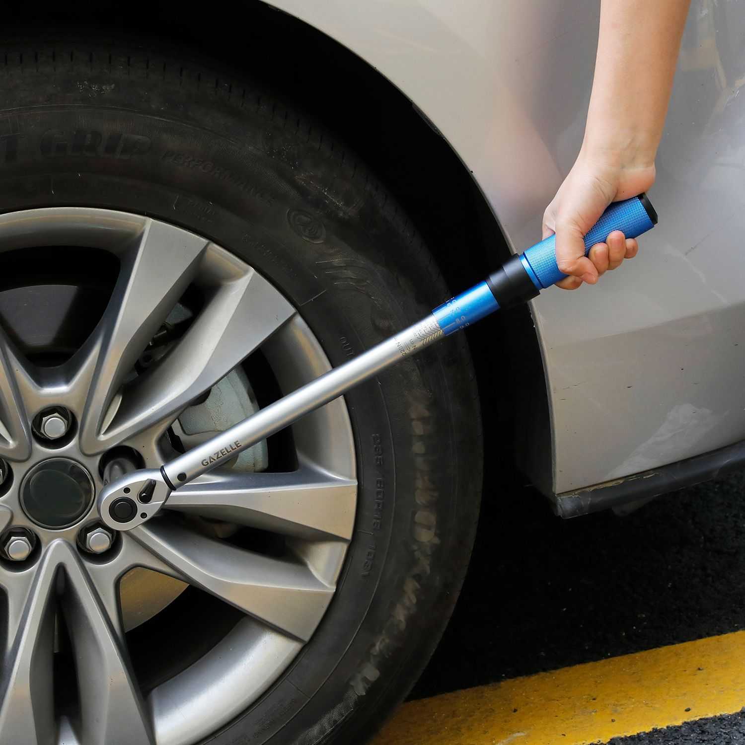 1/2 IN. Torque Wrench 40-220NM